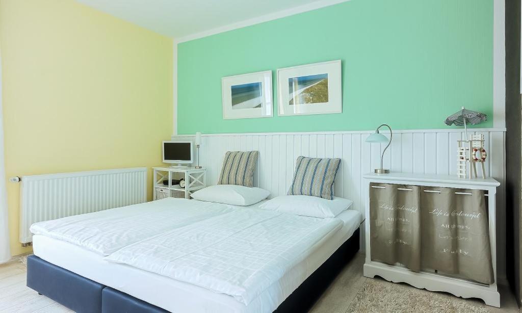 Ferienwohnung Marikens Deel Ahrenshoop Exterior foto